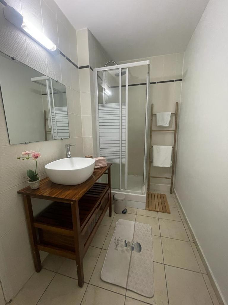 Les Terrasses De La Marina Apartment Le Marin Ngoại thất bức ảnh